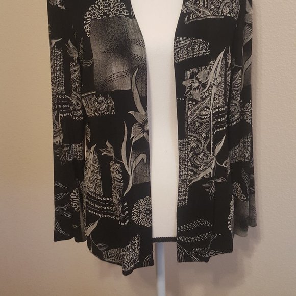 Light Jacket Sweater Black White Long Sleeve - Picture 4 of 6